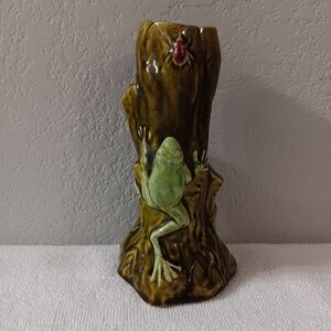 Frog and Tree Stump Ceramic Vase